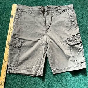Union Bay cargo shorts with stretch